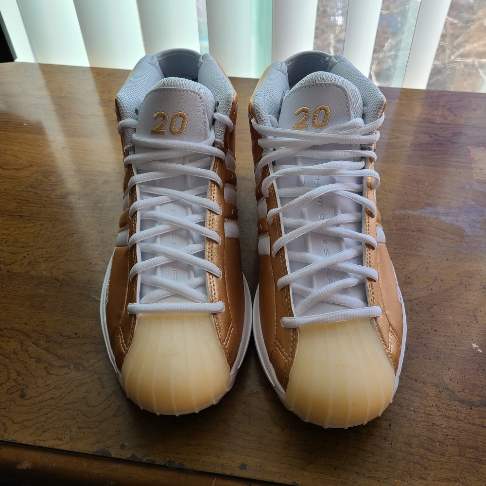 Adidas Pro Model 2G - Gold Medal Tokyo 2020
